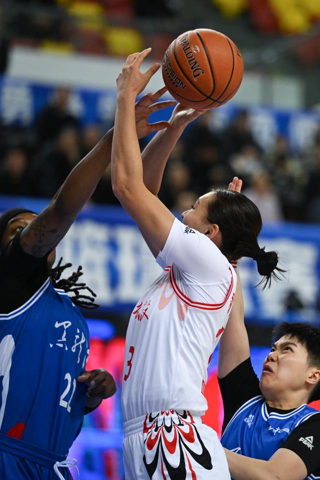 （体育）篮球——WCBA常规赛：黑龙江上东胜武汉盛帆黄鹤-9.jpg