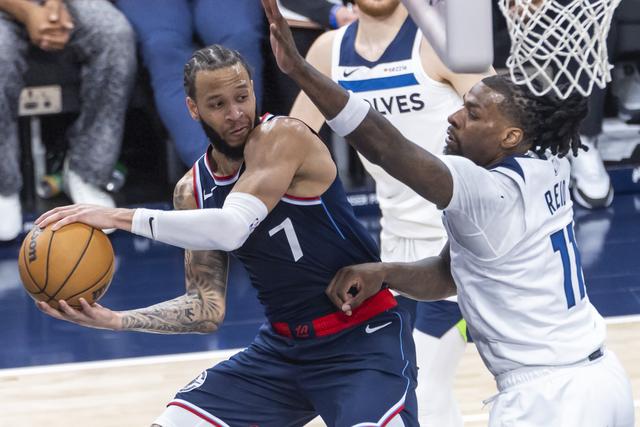 （体育）篮球——NBA常规赛：森林狼胜快船-1.jpg