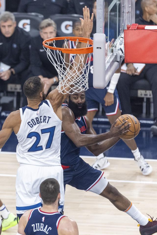 （体育）篮球——NBA常规赛：森林狼胜快船-7.jpg