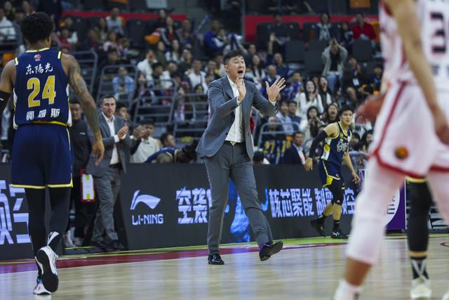 #（体育）篮球——CBA常规赛：广东东阳光不敌江苏肯帝亚-2.jpg