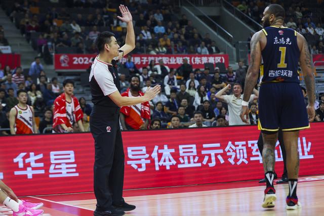 #（体育）篮球——CBA常规赛：广东东阳光不敌江苏肯帝亚-6.jpg