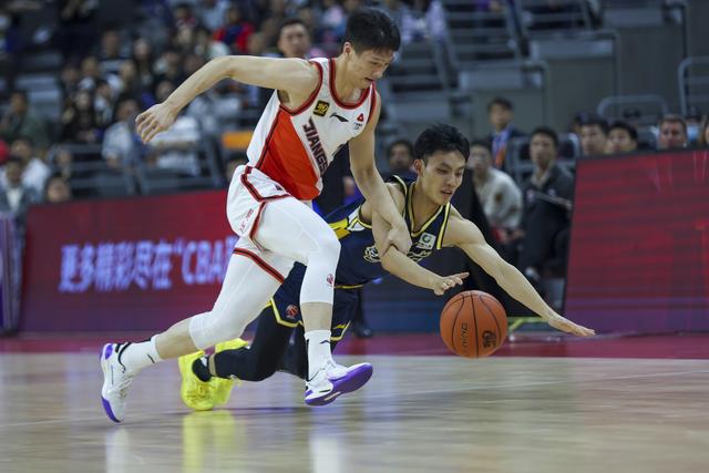#（体育）篮球——CBA常规赛：广东东阳光不敌江苏肯帝亚-7.jpg