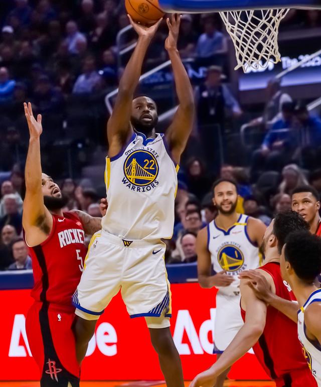 （体育）篮球——NBA常规赛：勇士胜火箭-1.jpg