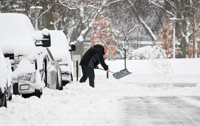（外代一线）加拿大蒙特利尔降雪-6.jpg