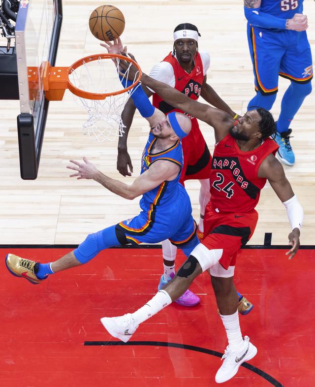 （体育）篮球——NBA常规赛：猛龙不敌雷霆-1.jpg