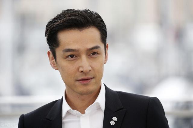 分明一张“普通脸”，偏被夸成“天花板”，这5位明星不脸红吗？-4.jpg