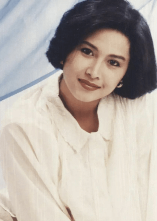 惊鸿一瞥的短效美颜：十位明星的颜值变迁与岁月感悟-11.jpg