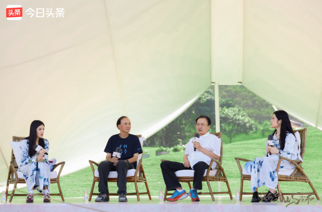 今日头条《我在岛屿读书》首次线下活动，余华与观众共话文学意义-2.jpg