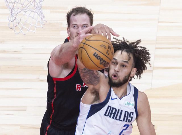 （体育）篮球——NBA常规赛：猛龙不敌独行侠-1.jpg