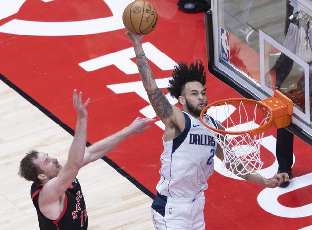 （体育）篮球——NBA常规赛：猛龙不敌独行侠-2.jpg