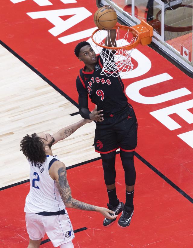 （体育）篮球——NBA常规赛：猛龙不敌独行侠-4.jpg