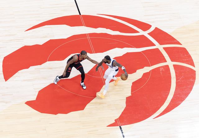 （体育）篮球——NBA常规赛：猛龙不敌独行侠-6.jpg