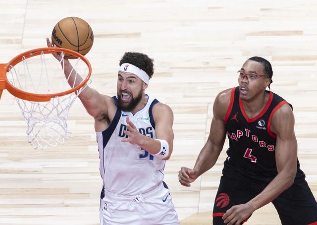（体育）篮球——NBA常规赛：猛龙不敌独行侠-7.jpg