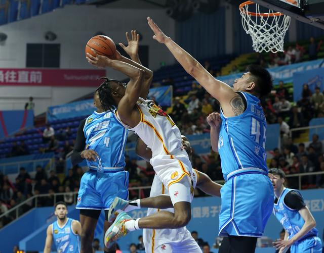 #（体育）篮球——CBA常规赛：宁波町渥胜深圳马可波罗-2.jpg