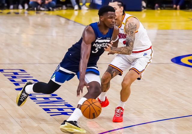 （体育）篮球——NBA常规赛：勇士胜森林狼-2.jpg