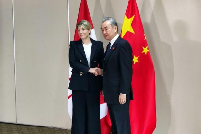 加拿大推翻承诺，制裁8名中国官员，事情已闹大，中方反击不过夜-2.jpg