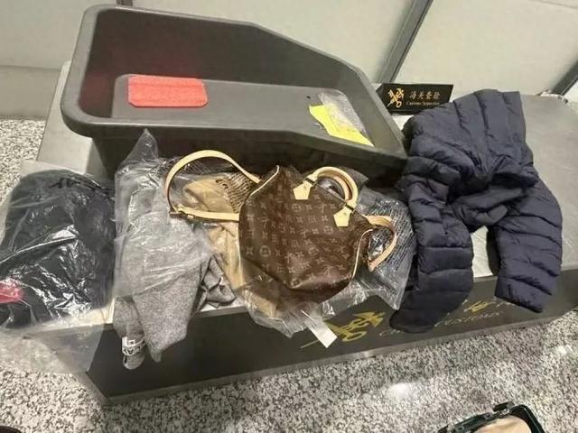 查走私查出“海关全瞎符”！网友：这可能是今年看见最搞笑的新闻-1.jpg