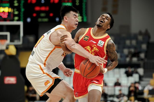 （体育）篮球——CBA常规赛：浙江方兴渡胜深圳马可波罗-4.jpg