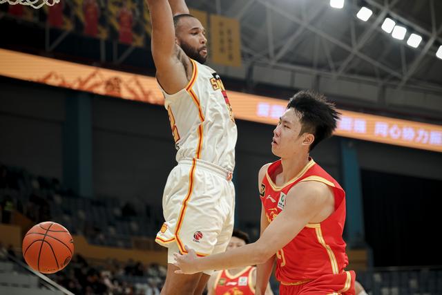 （体育）篮球——CBA常规赛：浙江方兴渡胜深圳马可波罗-7.jpg