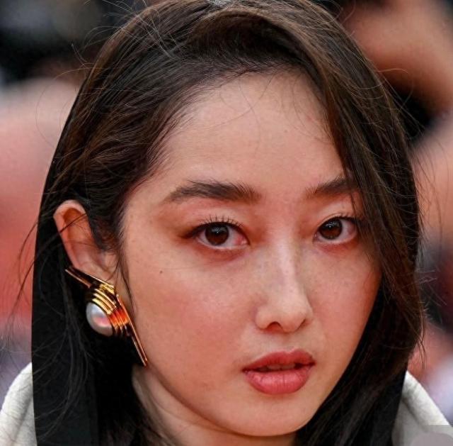 外媒镜头堪比照妖镜！明星真实颜值全曝光，一个个老到认不出-1.jpg