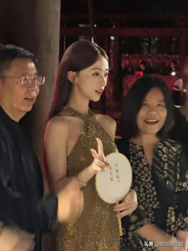 路人镜头下的女明星长啥样？真实颜值全曝光，一个个美到窒息-3.jpg