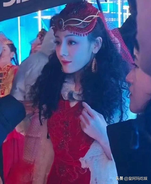 路人镜头下的女明星长啥样？真实颜值全曝光，一个个美到窒息-7.jpg