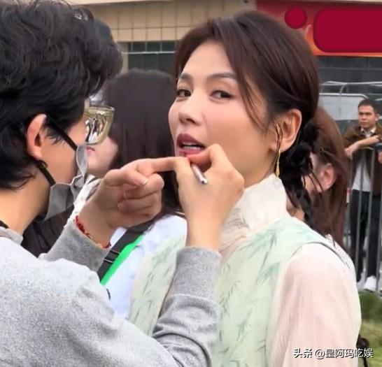 路人镜头下的女明星长啥样？真实颜值全曝光，一个个美到窒息-5.jpg