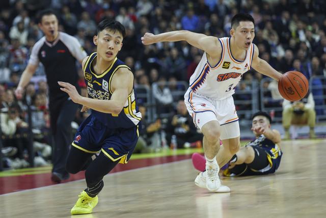 #（体育）篮球——CBA常规赛：广东东阳光不敌上海久事-9.jpg