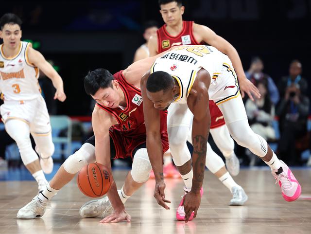 （体育）篮球——CBA常规赛：北京北汽不敌山西汾酒(2)-3.jpg