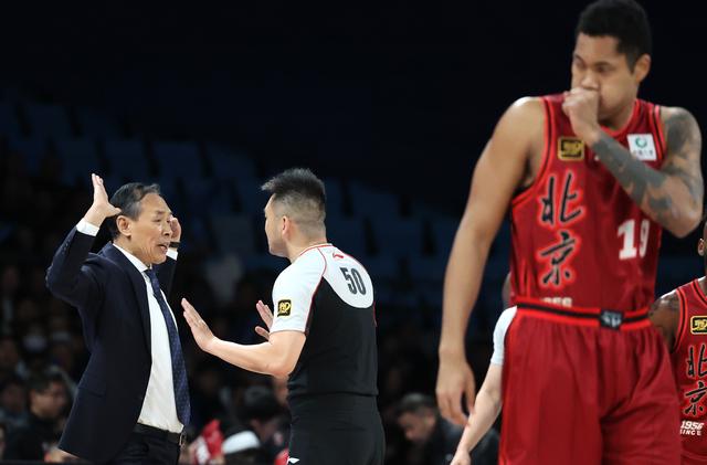 （体育）篮球——CBA常规赛：北京北汽不敌山西汾酒(2)-5.jpg