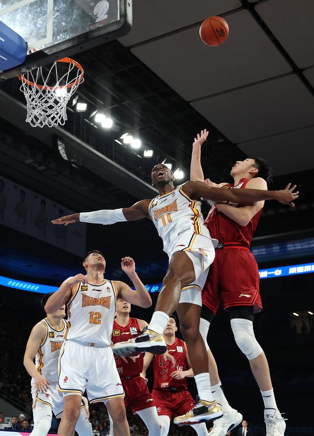（体育）篮球——CBA常规赛：北京北汽不敌山西汾酒(2)-6.jpg