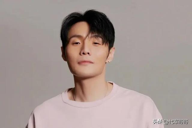 盘点遭遇车祸大难不死的10位明星，看看都有谁？-10.jpg