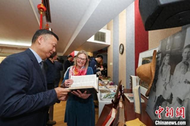 中国驻多伦多总领馆举办开放日庆祝建馆40周年-1.jpg