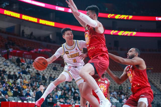 #（体育）篮球——CBA常规赛：深圳马可波罗胜浙江方兴渡-3.jpg