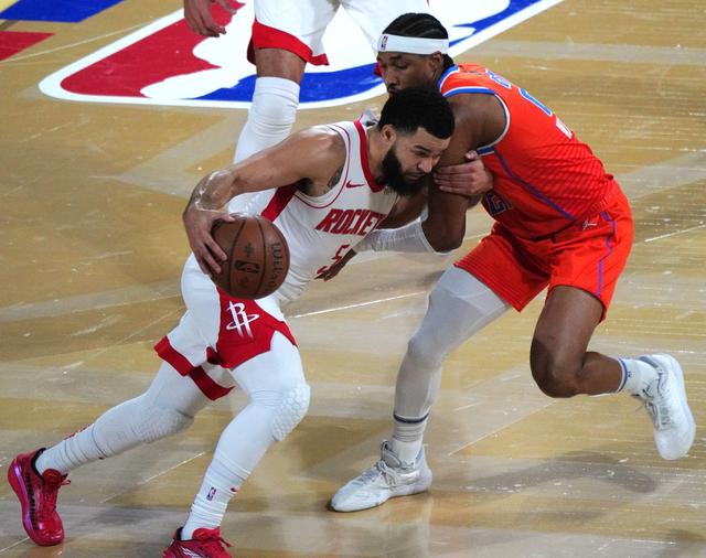 （体育）篮球——NBA杯赛：雷霆胜火箭-6.jpg