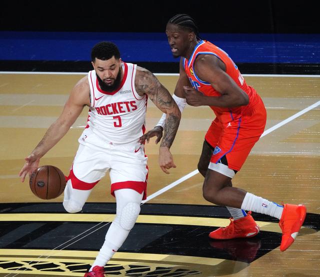 （体育）篮球——NBA杯赛：雷霆胜火箭-7.jpg