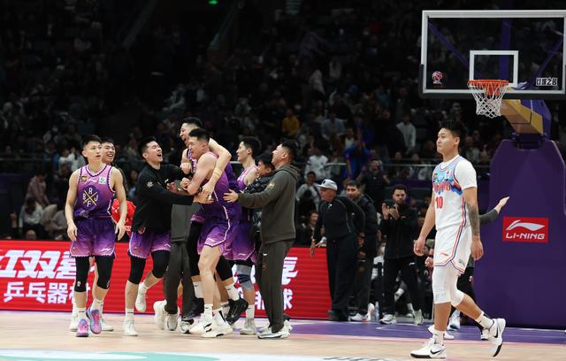 （体育）篮球——CBA常规赛：北京控股胜新疆伊力特-14.jpg