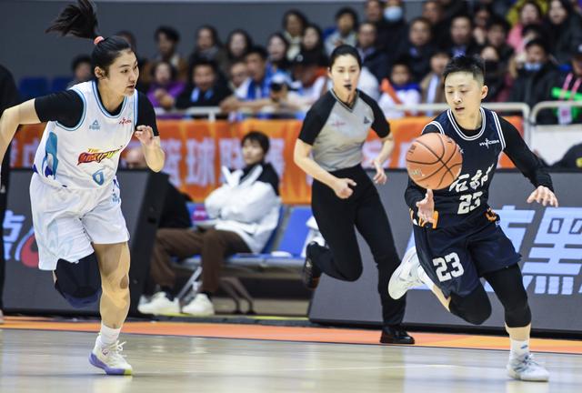 #（体育）篮球——WCBA常规赛：石家庄英励不敌北京首钢园-4.jpg