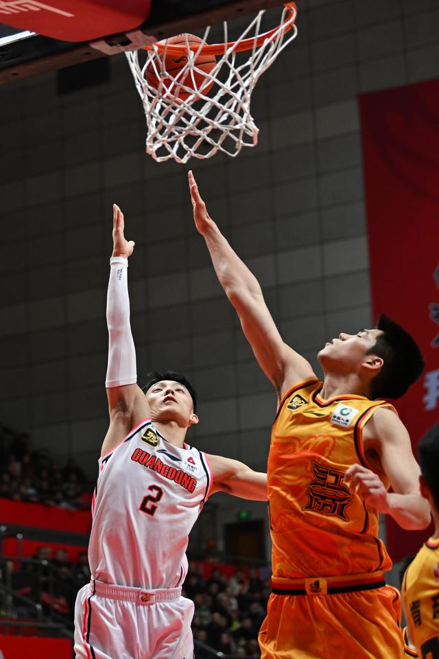 #（体育）篮球——CBA常规赛：江苏肯帝亚队不敌广东东阳光队-6.jpg