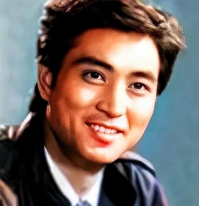 生前风光，死后凄凉的10位明星，葬礼还没办完，家人却忙着争遗产-9.jpg