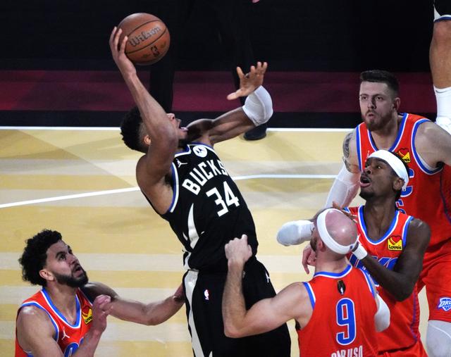 （体育）篮球——NBA杯赛：雄鹿夺冠-11.jpg