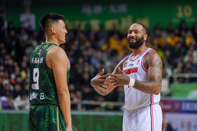 （体育）篮球——CBA常规赛：南京头排苏酒不敌广东东阳光-8.jpg