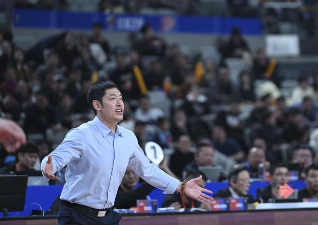 （体育）篮球——CBA常规赛：新疆伊力特胜天津先行者-10.jpg