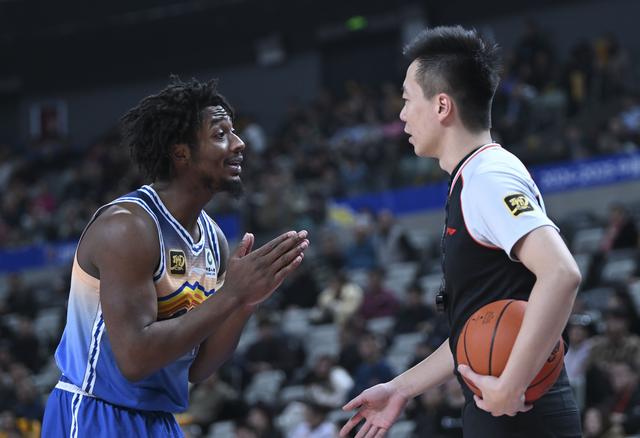 （体育）篮球——CBA常规赛：新疆伊力特胜天津先行者-17.jpg