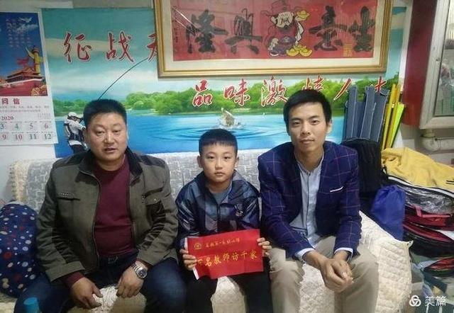 NHL首位出生于中国的球员，贺凯文正式签约温尼伯喷气机-3.jpg