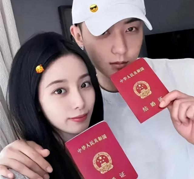 2024娱乐圈喜讯频发，多位明星集体官宣，扎堆生子，每一对都好磕-30.jpg