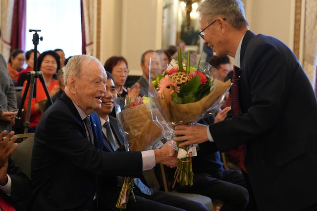 加拿大前总理克雷蒂安自传中文版新书发布会在渥太华举行-2.jpg