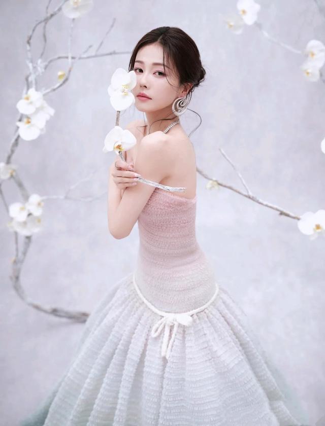 女明星-2.jpg