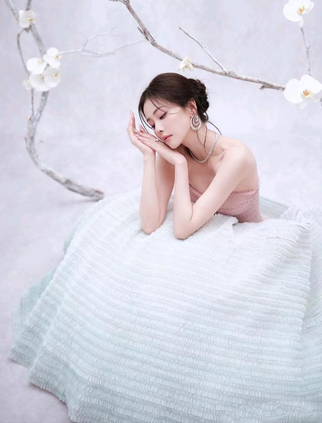 女明星-4.jpg