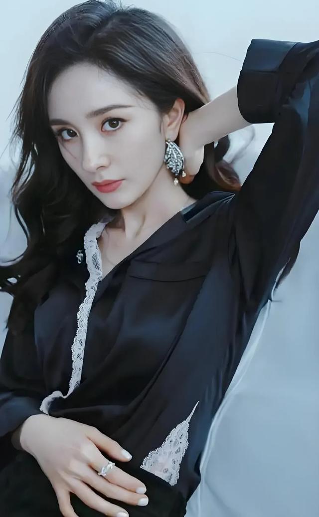 近期娱乐圈内几位明星的热度及他们的相关事迹。-7.jpg